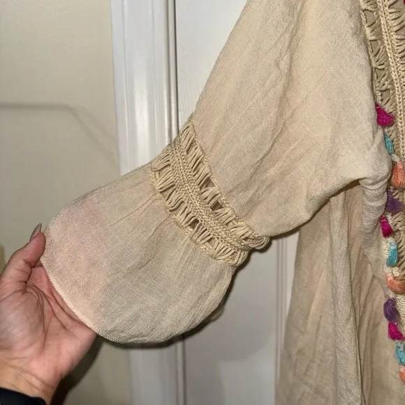 Cream Crochet-Trim Tunic Top with Fringe Accent and Open Back - Picture 4 of 7